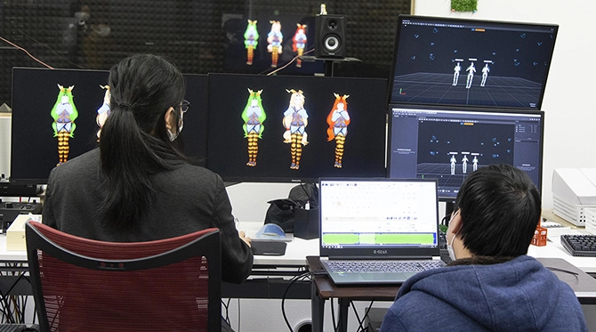 専門のエンジニアが常駐したスタジオにて、キャラクターにリアルな動きをつけるモーションを収録しました。