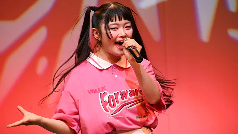 人に勇気を与える歌手になりたい 配信クリエイター科 齊藤さん