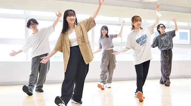 アニメ声優/外画声優/ゲーム声優/ナレーター 声優アーティスト/俳優 など 声優科 2年制専門課程