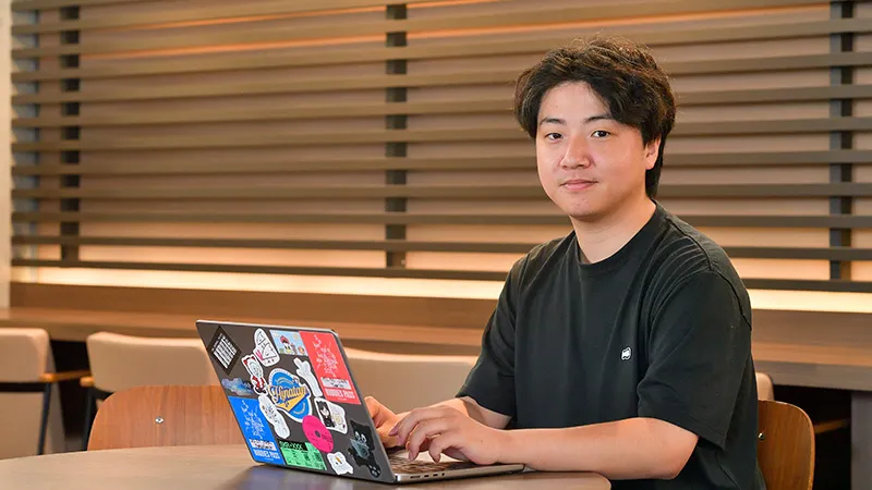 アーティストや楽曲を輝かせる映像作品を撮りたい! プロモーション映像科 上村さん