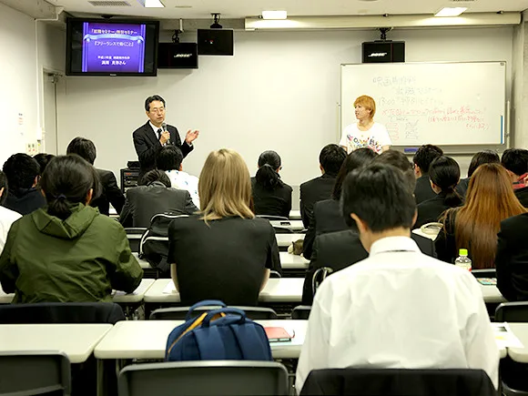 業界企業の人事担当者が来校!企業説明会