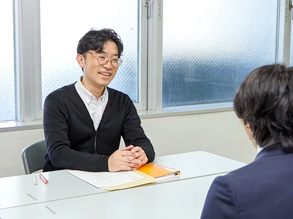 就職アドバイザーが校内に常駐 個別カウンセリング