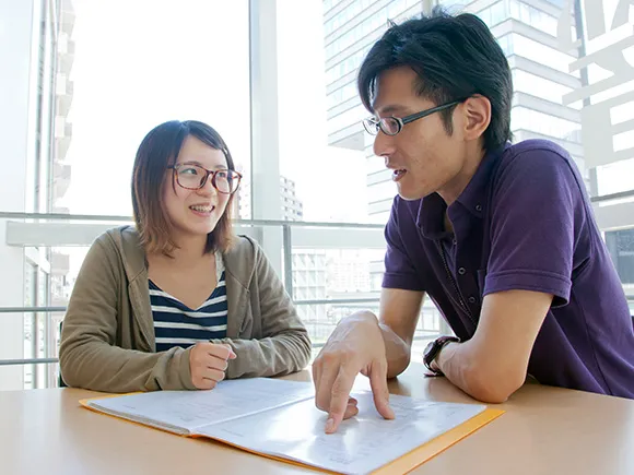 アドバイザーが個別に就職指導!