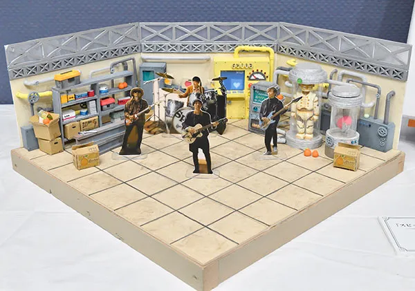 スピッツ『i‐O(修理のうた)』ミュージックビデオのセット模型