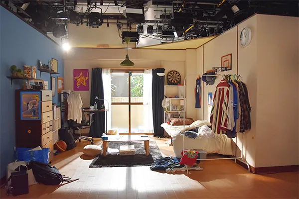 ドラマのスタジオセット（大道具・装飾・小道具）