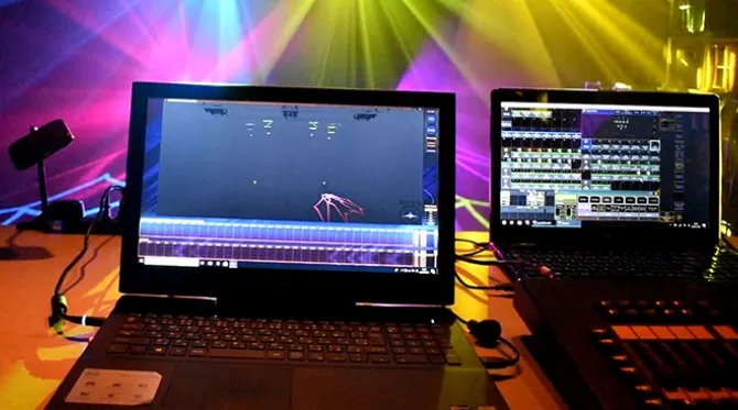 パソコン上で照明・レーザー・特殊効果などのシミュレーションができる「L8」