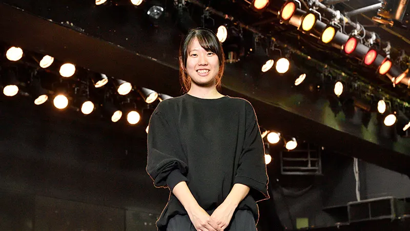 演者の魅力を引き出すピンスポットを極めて、たくさんの人に感動を届けたい! 照明クリエイティブ科 君島さん