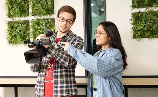 エンターテインメントを題材に学ぶ