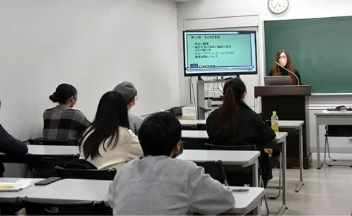 日本の社会とビジネスマナーを知る