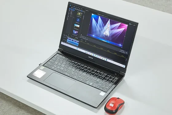 編集用ノートPC