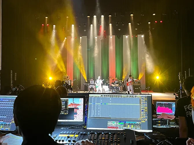 外部ホールでコンサート実習