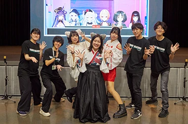 音響技術科のみんなと記念写真をパチリ