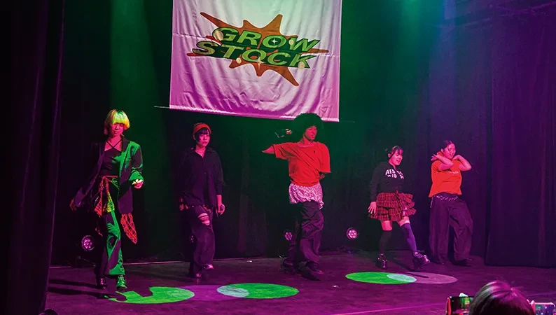 ダンスパフォーマンス演出実習