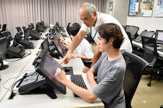 現役プロ講師陣が、現場を伝える