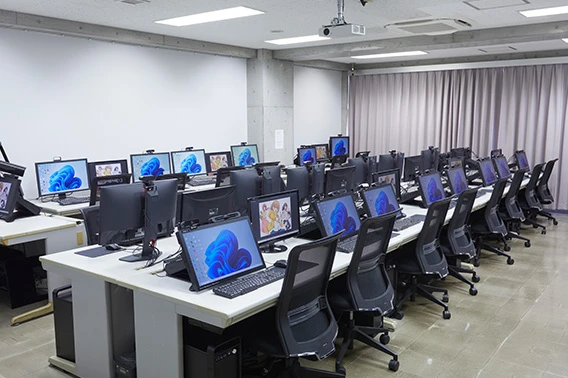 業界標準の環境で、新宿制作に打ち込める