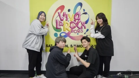 アーティストエリアにフラッグを設置