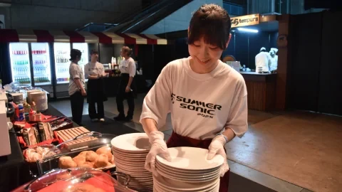 アーティスト専用レストランでのサポート