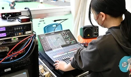 プロの「現場」で学ぶ（フェス・インターンシップ・業界アルバイト）