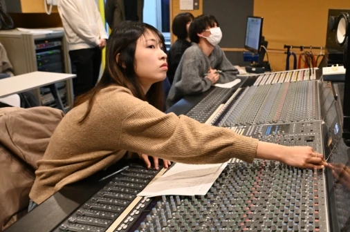 学ぶ相手は、“現役スタッフ”。現場のプロが教える