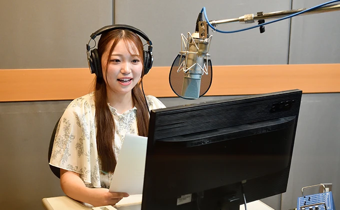 ナレーターになるには？その方法と必要なスキルについて