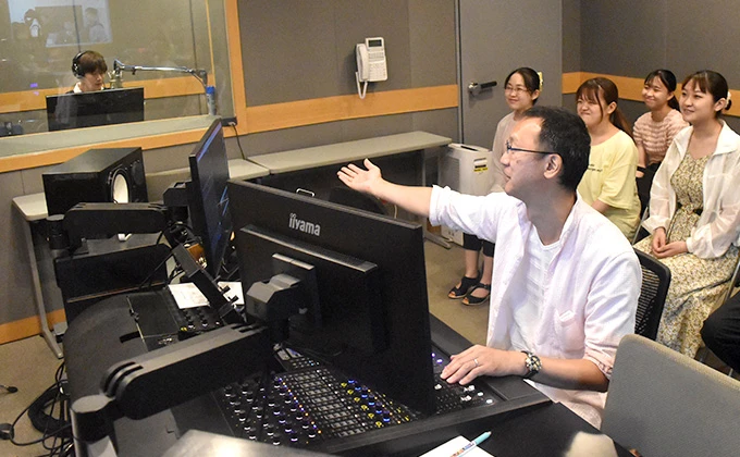 ナレーターをめざすあなたが専門学校で身につけられること