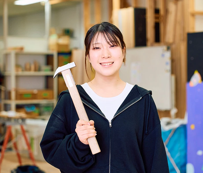 将来は豪華な美術セットを自分の力でつくりあげることが夢!