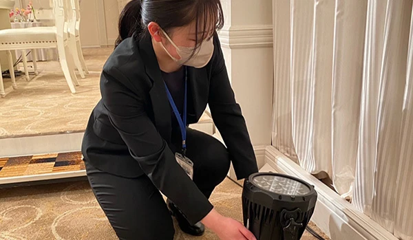 披露宴やイベントで照明と音響を担当