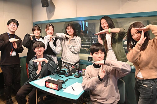 ラジオ番組の制作過程を実践